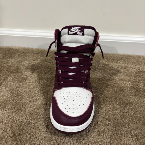 Nike Air Jordan 1 Retro High OG "Bordeaux" - Picture 4 of 7